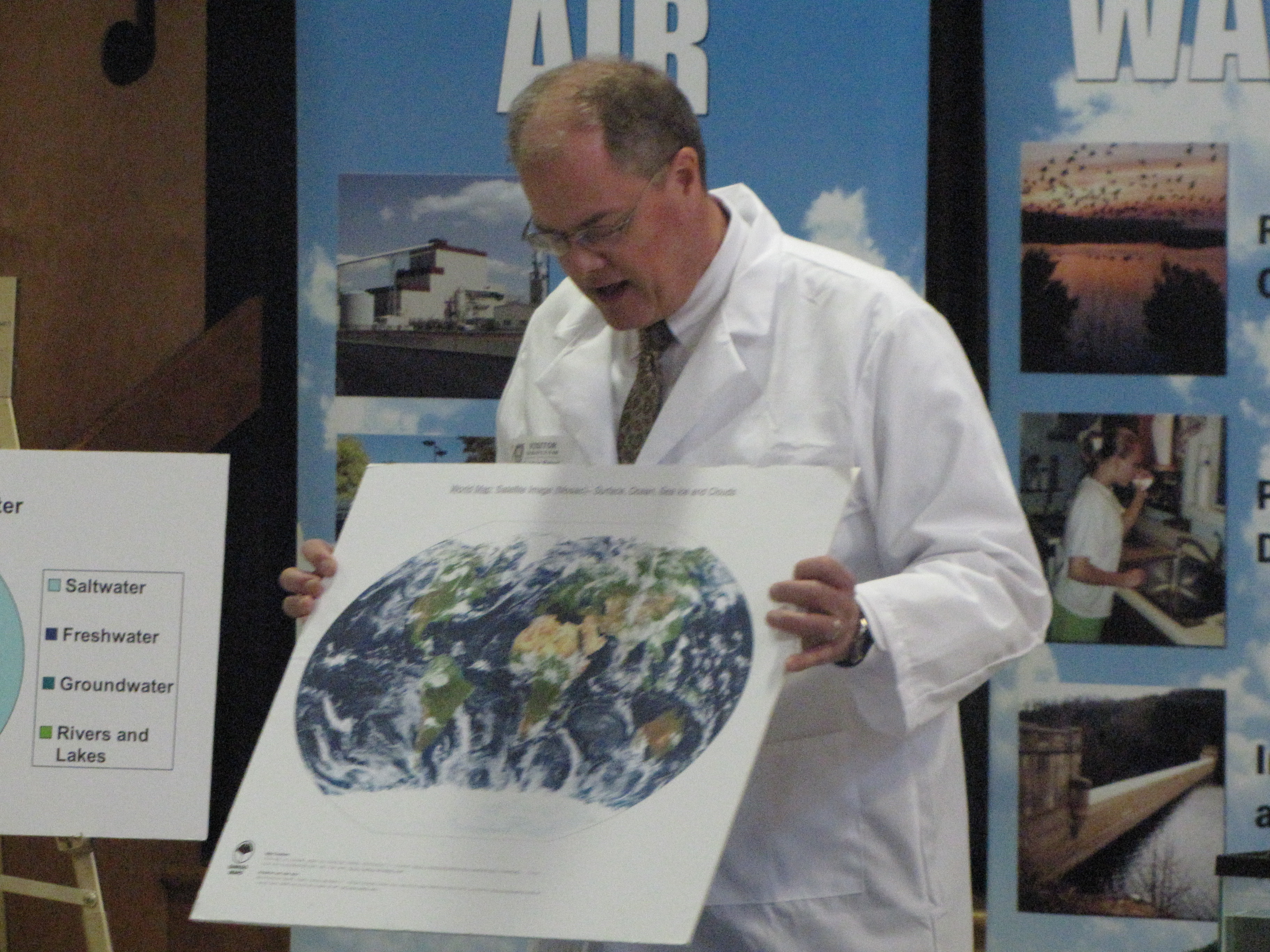 Secretary Summers discusses the water cycle with Eastport Elementary students