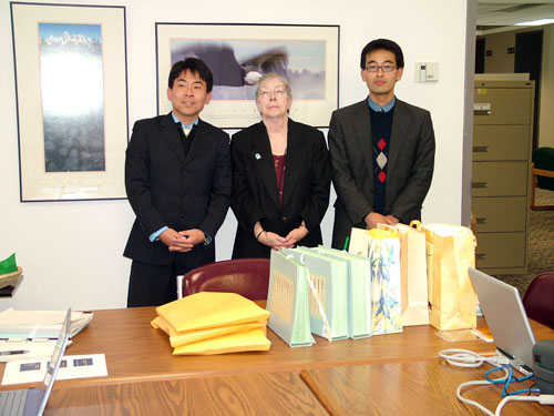 Mardel Knight and Japanese Delegation