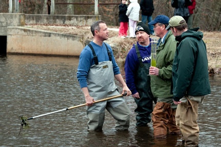 Governor Martin O'Malley wades into polluted Lake Bonnie in Goldsboro to highlight the septic system problem.