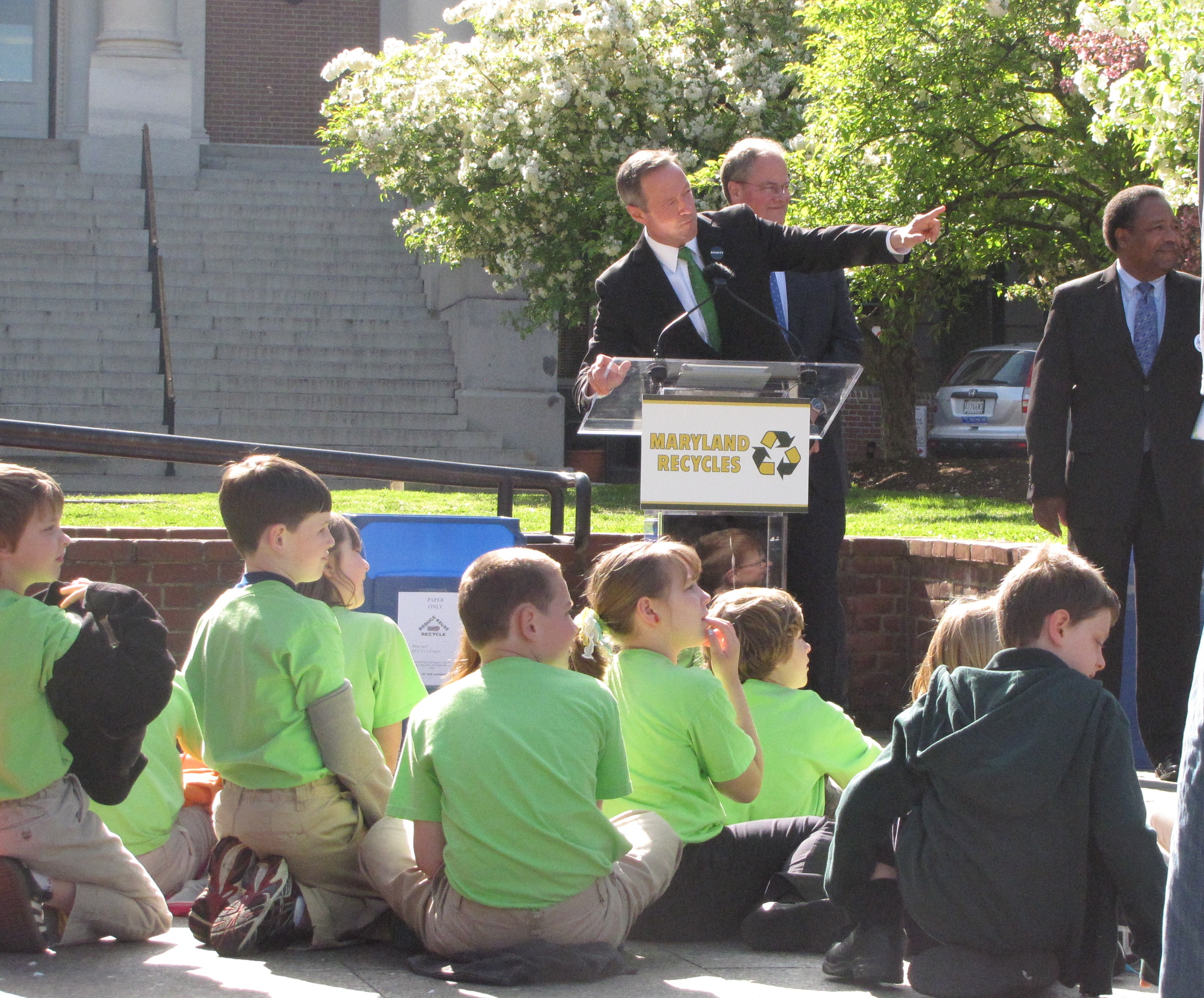Students from St. Martin's School attend the Maryland Recycles rally with Gov. Martin O'Malley and MDE Secretary Robert M. Summers
