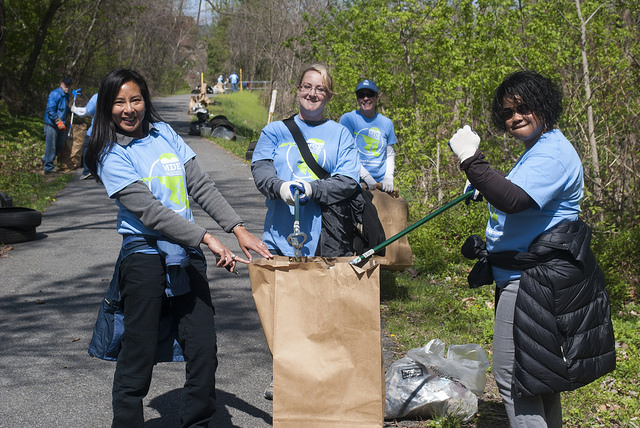 MDE employees cleaning up Gwyns Falls.